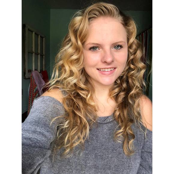 Meet your Posher, Bailey - Picture 1 of 1